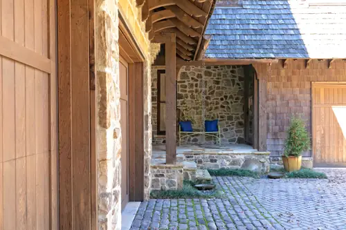 Exterior 13