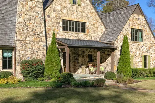 Exterior 6