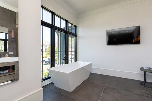 Owners Bath 1